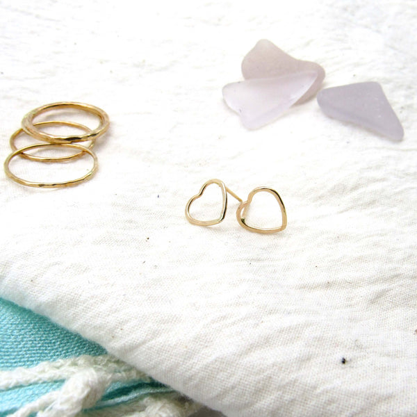 Dainty Heart | Gold Earrings